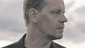 Valge mehe kannatustel on eesti filmis kindel koht. Hendrik Toompere junior filmis „Maastik mitme kuuga”. 