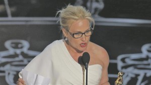 Parima naiskõrvaosa preemia võitnud Particia Arquette rääkimas naiste võrdõiguslikkusest.  