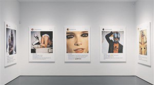 Richard Prince’i seeria „Uued portreed” (2014) kujundid on võetud fotode jagamise ja suhtlusvõrgustikust Instagram.