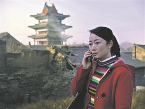 „Mäed võivad variseda“ on Hiina arthouse-staari Jia Zhangke ehk kõige sirgjoonelisem ja konventsionaalsem film. Peaosas astub üles tema abikaasa Zhao Tao.