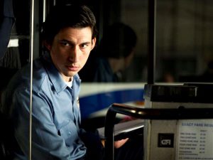 Jim Jarmuschi uue filmi nimitegelane Paterson (Adam Driver) on bussijuht, kes täiustab oskust elada lihtsat elu. 
