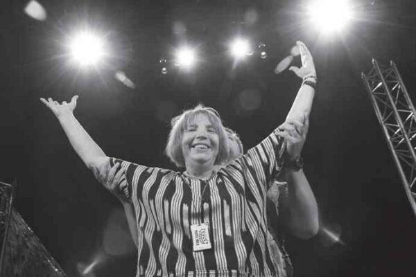 Mai Murdmaa taaskohtub ooperi ja P&auml;rnuga