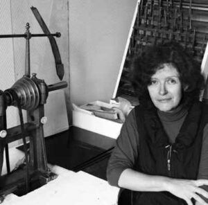 Klaasikunstnikus on koos kunstnik ja disainer!