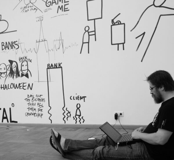 Hoidkem kunstiväli radikaalsena!