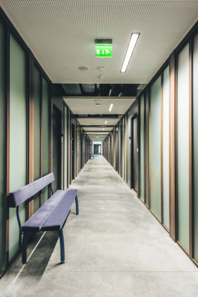 (Hea?) &bdquo;uus&rdquo; ilm ehk Physicum