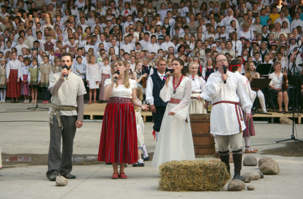 Eesti keelest alasite ja haamrite vahel