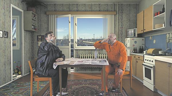 Turvaliselt kodune ja ausalt eluline köögidraama.