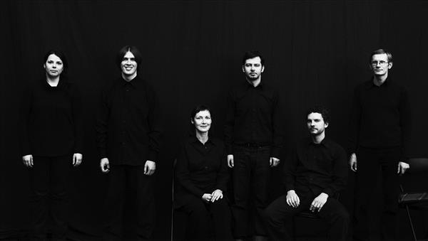 U: aastal 2015 tähendab kooslust Helena Tuuling, Vambola Krigul, Merje Roomere, Taavi Kerikmäe, Levi-Danel Mägila ja Tarmo Johannes.