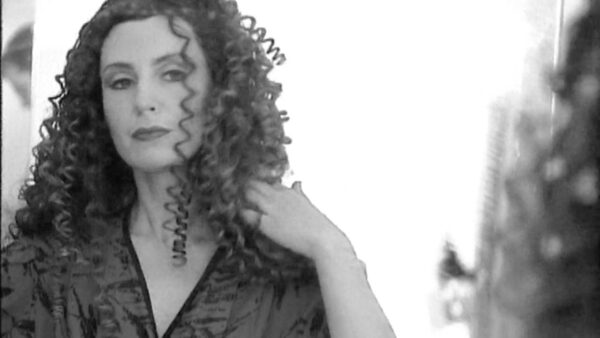 Lavale sündinud, hääletuna surnud