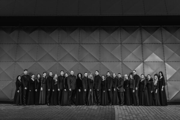 Dirigent Peter Phillips toob Eesti publikuni 500aastase „Maavärina missa“