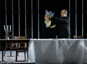 Ooper ja poliitika ehk prantslaste tagasitulek