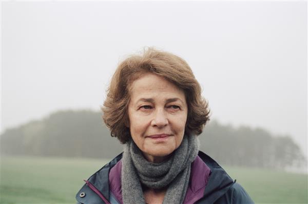 Naispeaosa-Oscarile nomineeritud Charlotte Rampling on sattunud skandaali keskmesse väitega, et hoopis rassilise varieeruvuse vajalikkuse esiletõstmine on rassistlik tegevus valgete suhtes.