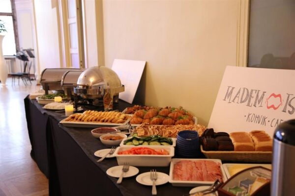 Uutmoodi salongikultuur