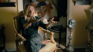 Iggy auks tuleb öelda, et ega ta ennast filmis paremaks ürita rääkida.