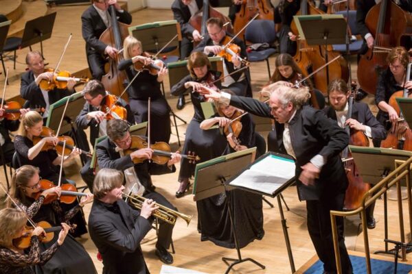 Kirikuh&uuml;mnidest dž&auml;ssiseadete ja s&uuml;nagoogimuusikani