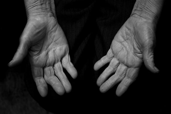 K&auml;sikaudu laetud patarei