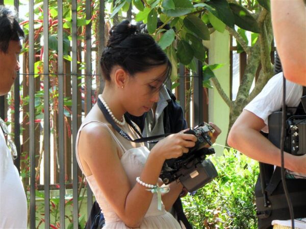 Idamaa naised, l&auml;&auml;ne mehed, kummitused ja tsensuur