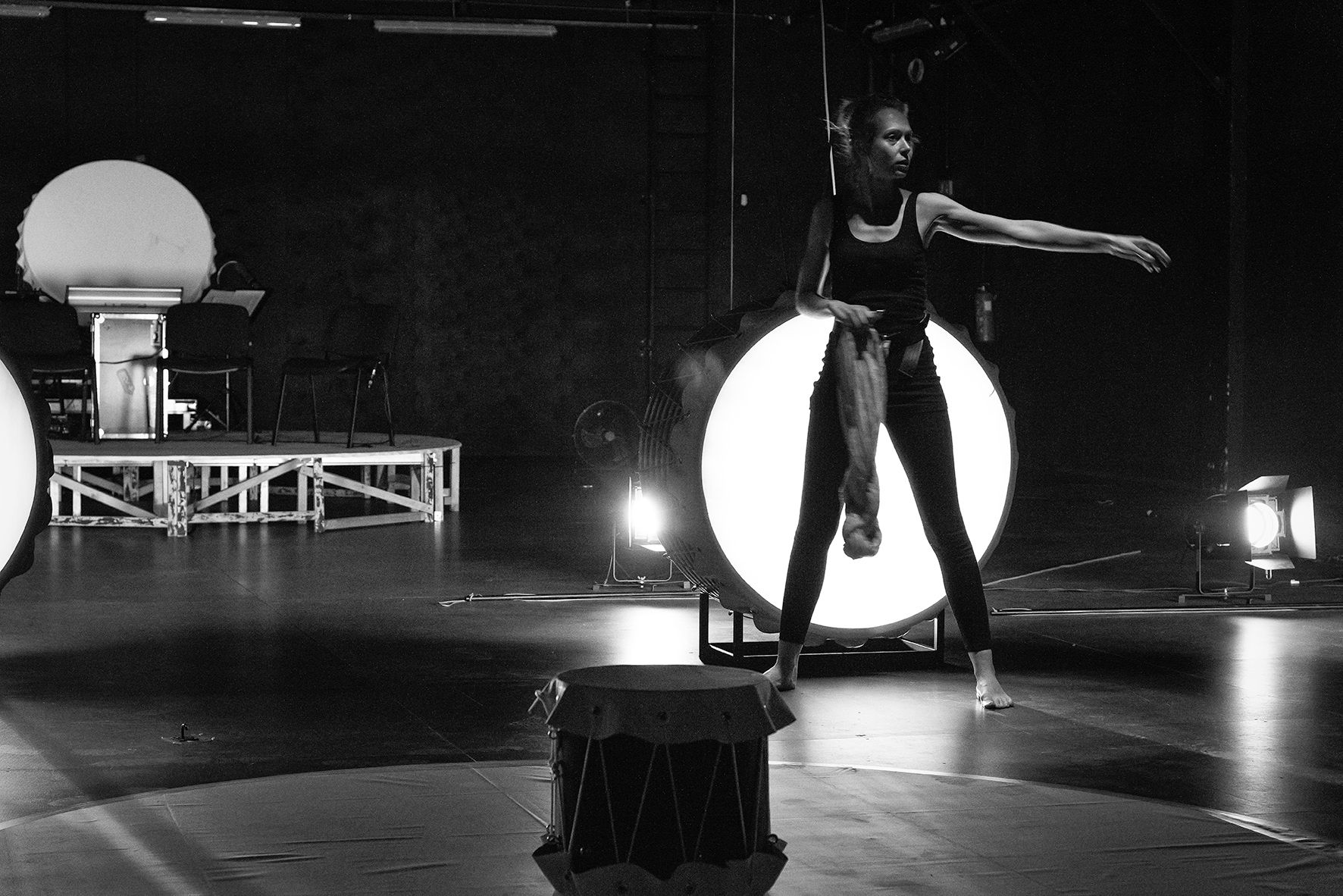 Vaba Lava teatrikeskuses jõuab lavale audiovisuaalne lavastus identiteedist