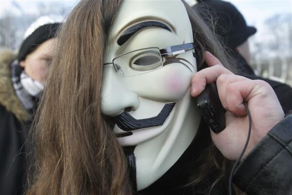 Kas m&auml;ngime poliitikat v&otilde;i p&auml;&auml;stame demokraatia?