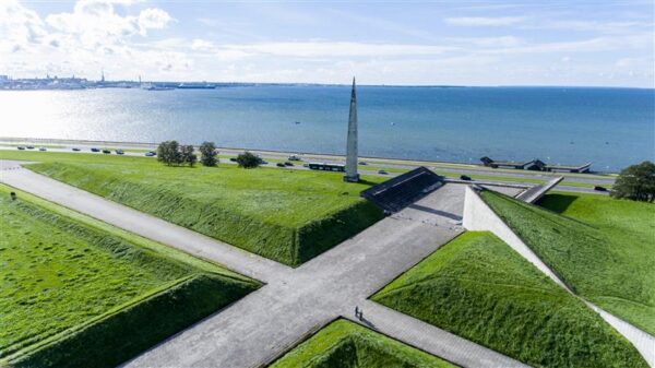 M&auml;lestuspaik linnaruumis. M&auml;lu ja vorm.