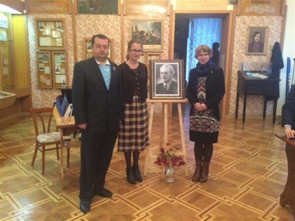 Eesti kirjanduse s&otilde;brad Ukrainas