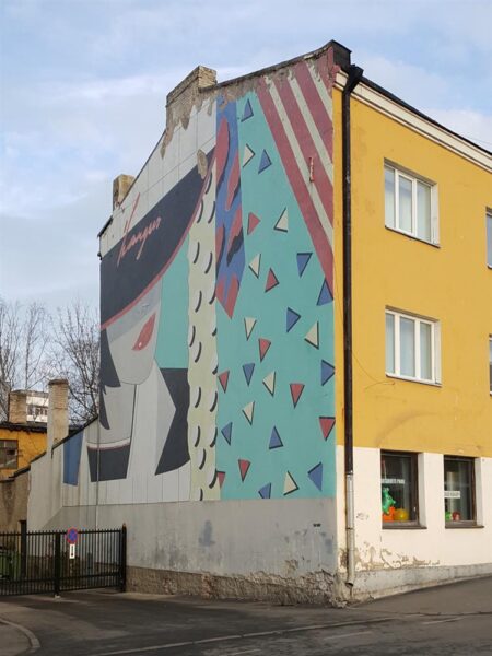 V&auml;rvikirev linnakujunduskunst  N&otilde;ukogude Tallinnas