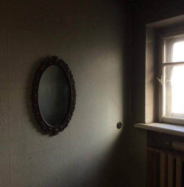 Huupi installatsioon „Endspiel” Tartu Kunstimaja katusekorteris