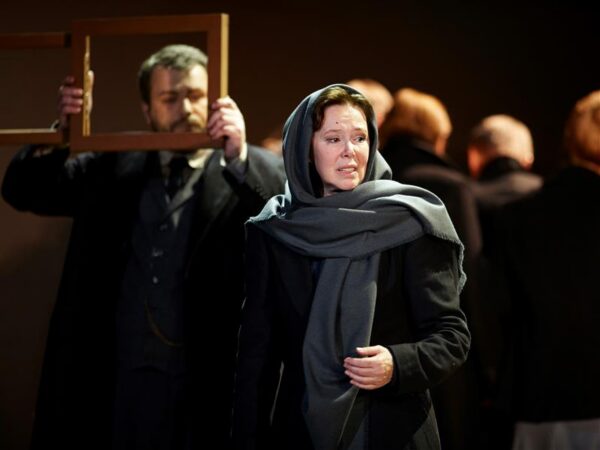 Tolstoi templi valvur