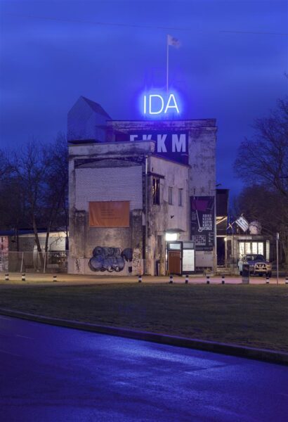 Abiks katlak&uuml;tja k&uuml;lastajale