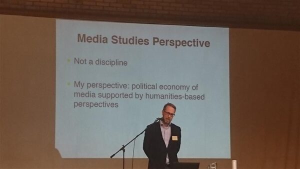 N&uuml;&uuml;dismeedia komplekssus