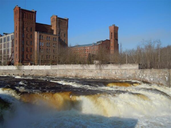 Kreenholm on Narva ja Narva on Kreenholm