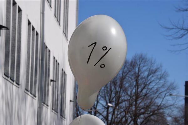 Neoliberaalne vampiir&uuml;likool