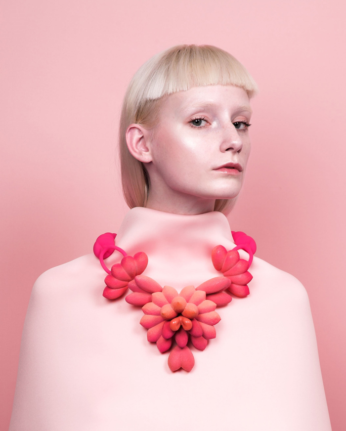 Tanel Veenre näitus “Taevaste ja maiste lõbude aed” HOP galeriis