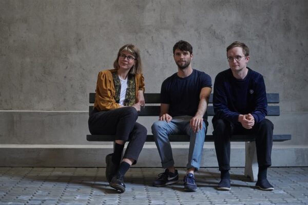 Kus l&otilde;peb monument ja algab t&auml;navakivi?