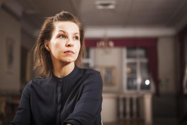 Soome n&uuml;&uuml;distantsu vapper ilge naisterahvas