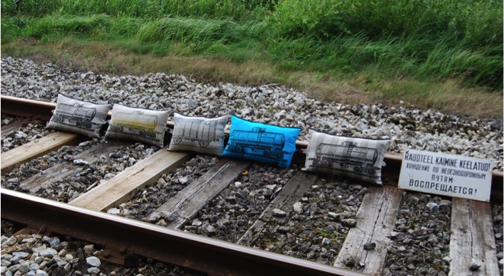 Näitus “RONGID, RONGID…”, Lylian Meistri tekstiilid ja Virve Koppeli ning Mark Soosaare filmid