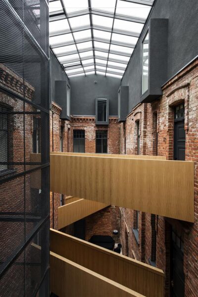 Mitmekihiline kaootiline s&uuml;steem