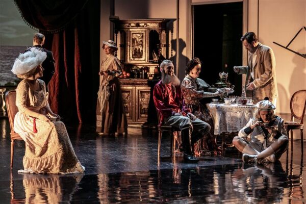 T&auml;htis on armastada ja surra &otilde;igel ajal