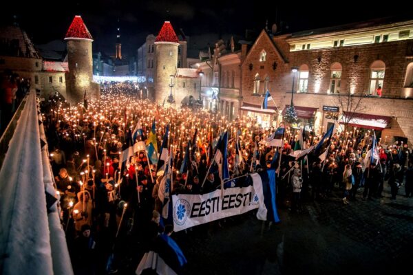 Eesti poliitiline tsenter p&uuml;sib