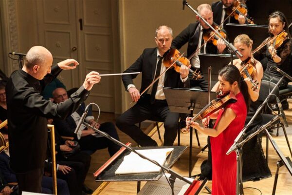 Emotsionaalselt, aga vaoshoitult