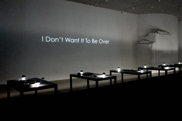 Trag&ouml;&ouml;dia l&otilde;putus vaatuses