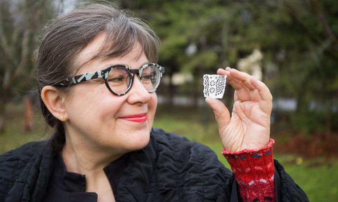 Tartu Ülikooli uueks vabade kunstide professoriks saab kunstidoktor, ehtekunstnik ja graafik Kärt Summatavet