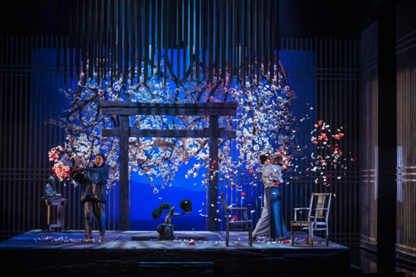 Lavastus, mille sisustavad artistid