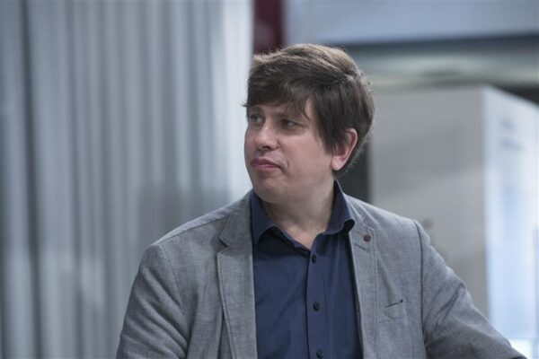 Tagasi vaadates edasi ei saa