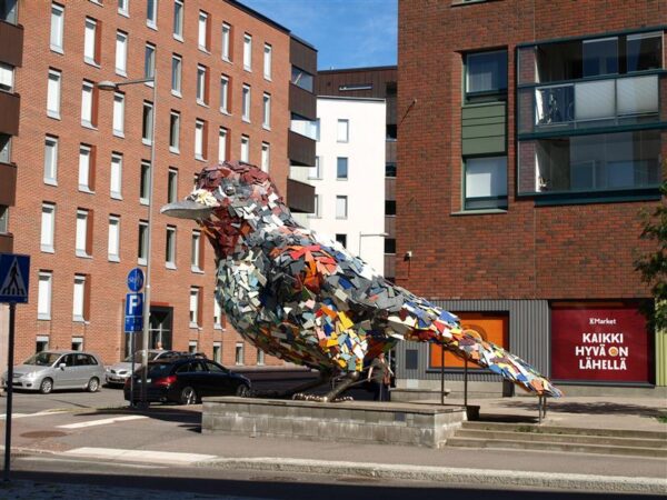 S&uuml;sinikjalaj&auml;lg ja tiheda linna suur jalanumber