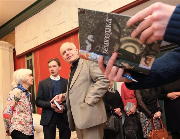 Otsides maailma m&otilde;tet bioloogiast ja  bioloogia k&otilde;rvalt