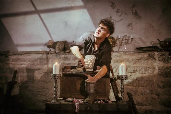 Tulekahju hinges ja katseklaasis