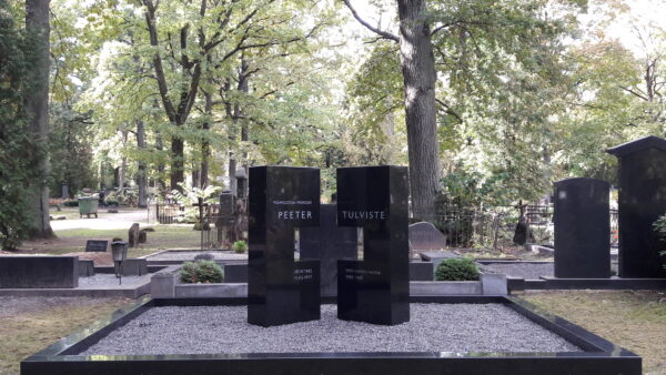 Tartu Ülikooli mälestuspäeval avatakse kahe rektori mälestuskivid