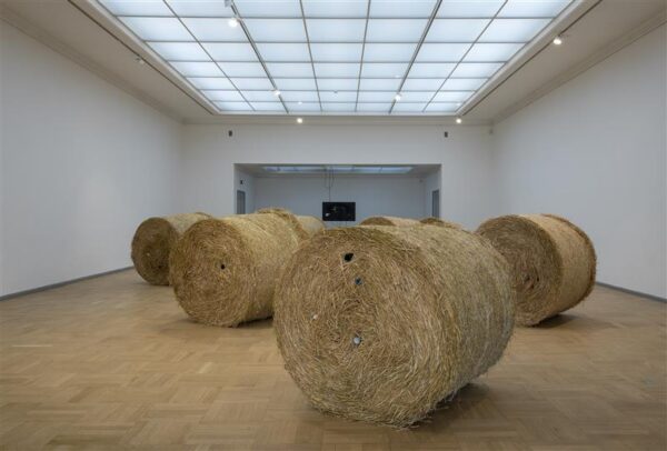 Foto on surnud. Elagu Foto!