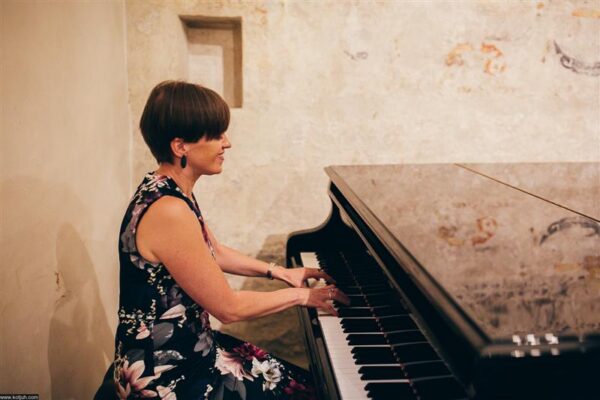 Maarja Kangro peitusem&auml;ng